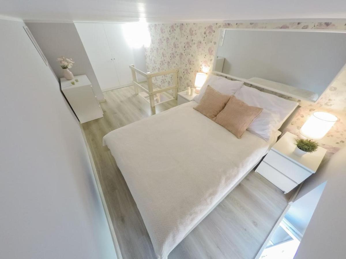 Rynek 20/21 -Cosy New Apartment On The Market Square - 4 Bedrooms - 8 People Wroclaw Exterior photo